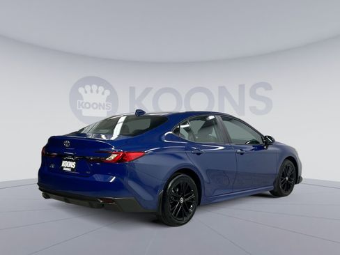 Used 2025 Toyota Camry SE image 12