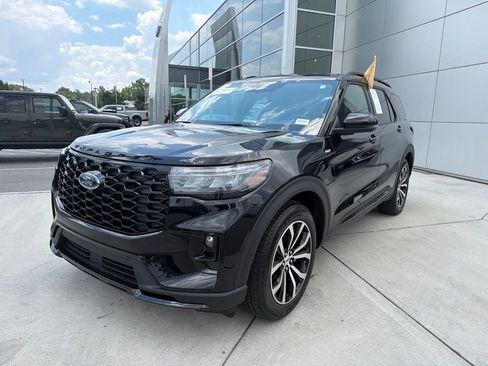 Certified 2026 Ford Explorer ST-Line RWD image 4