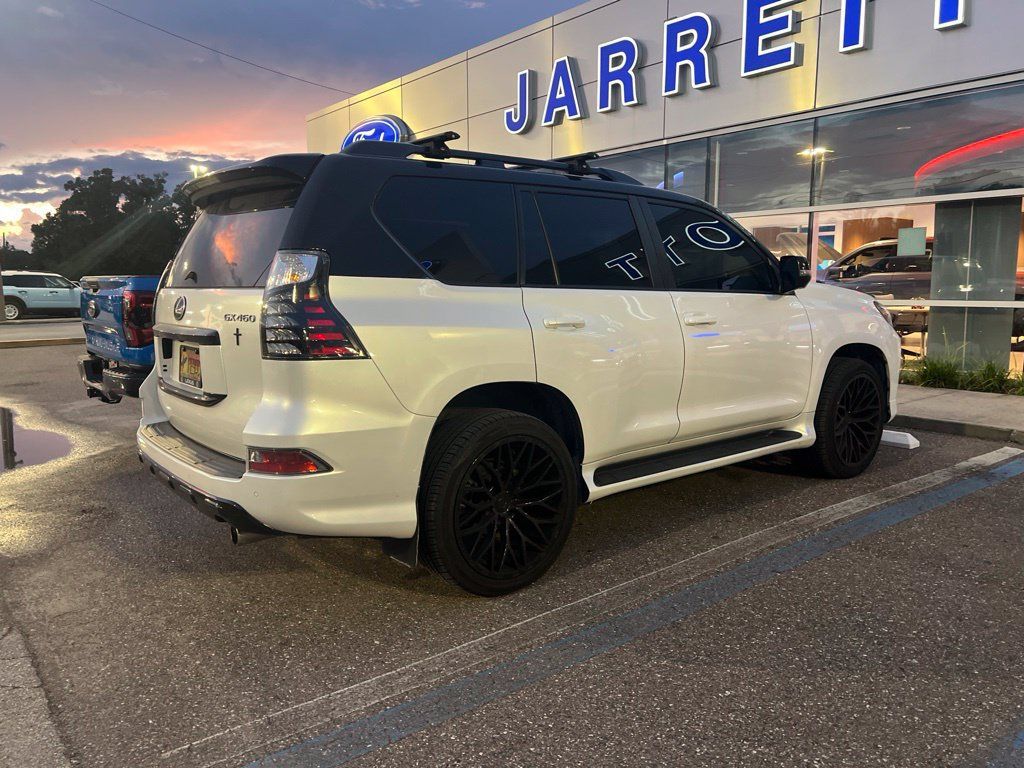 Used 2023 Lexus GX 460 w/ Black Line Special Edition AWD/4WD image 3
