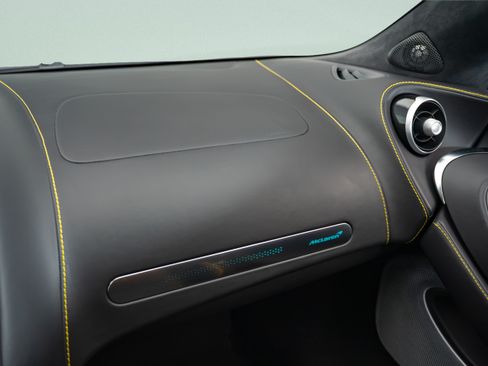 Used 2023 McLaren GT RWD image 15
