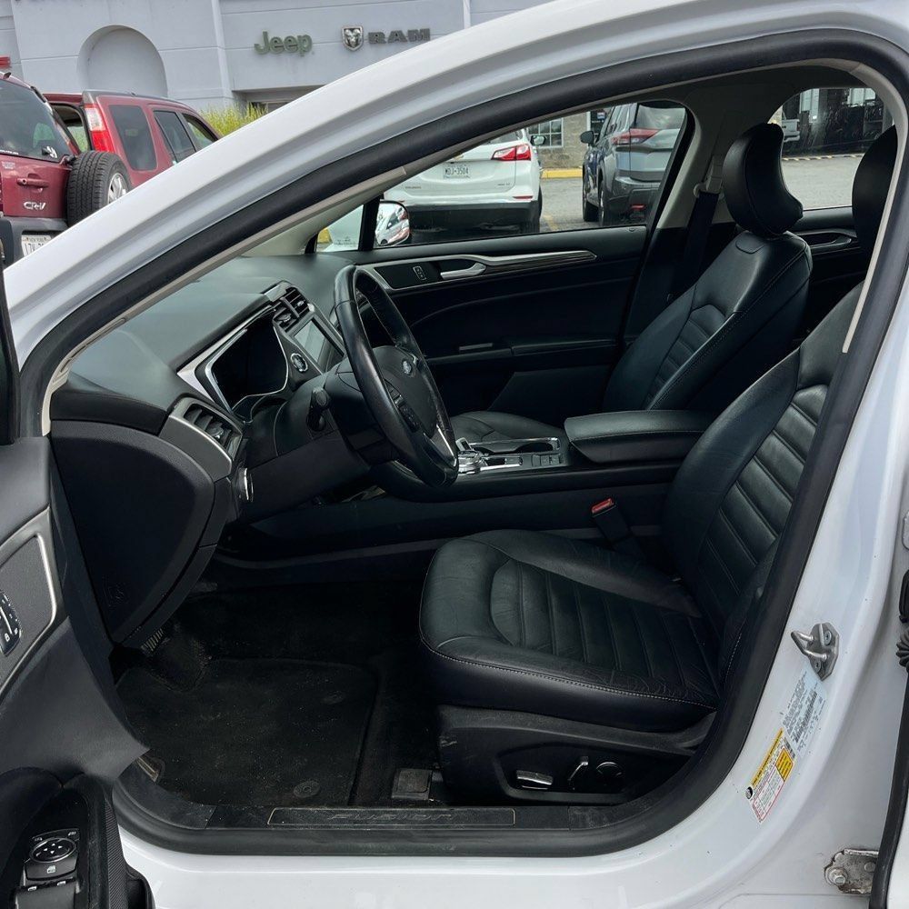 Used 2017 Ford Fusion Energi SE FWD image 5