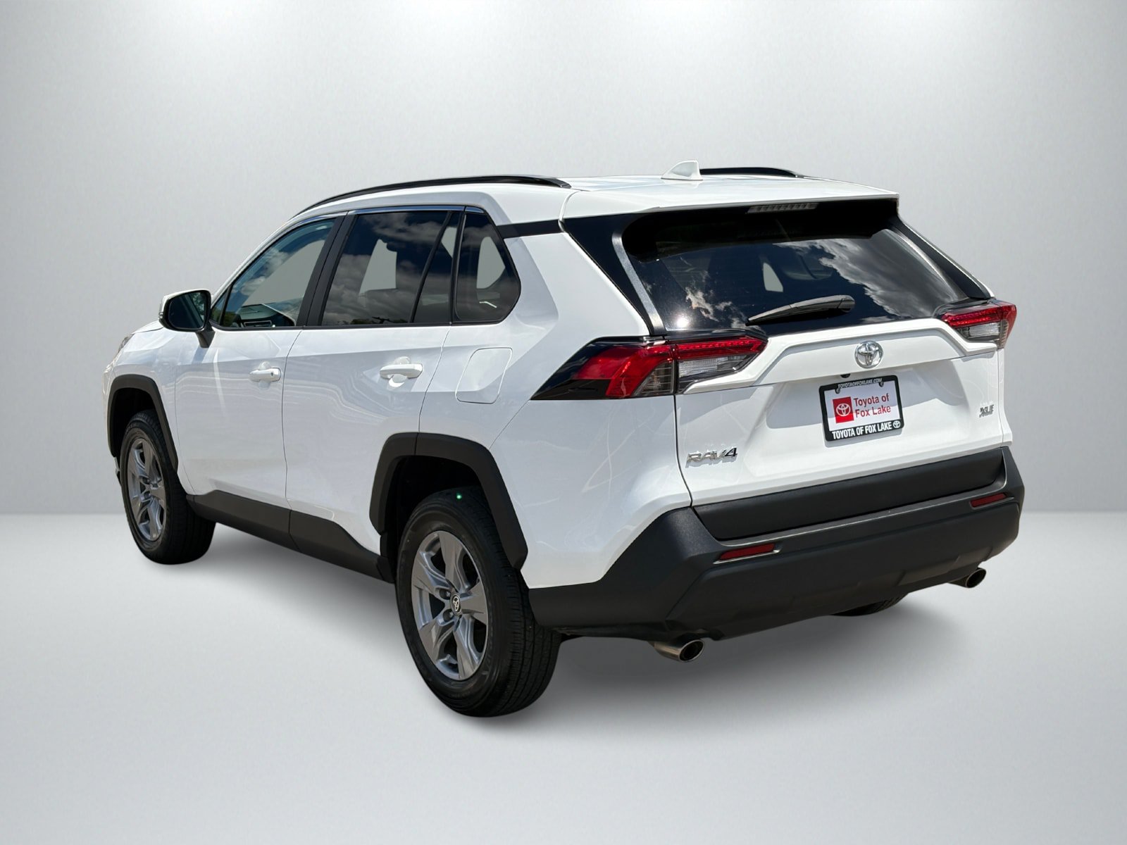 Used 2024 Toyota RAV4 XLE FWD image 3