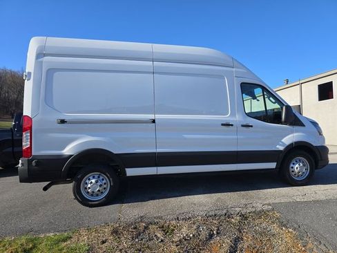 Used 2024 Ford Transit 250 148 High Roof AWD image 6