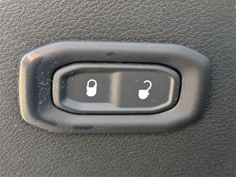 Used 2019 Jeep Wrangler Unlimited Sport S image 12