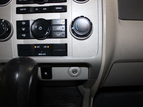 Used 2009 Ford Escape XLT FWD image 17