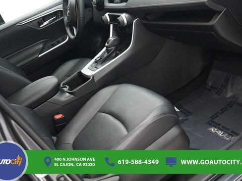 Used 2022 Toyota RAV4 XLE Premium AWD/4WD image 8