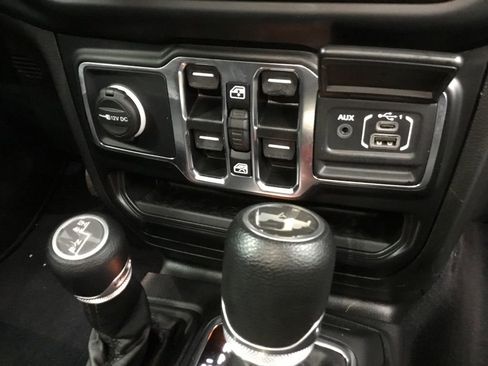 Used 2021 Jeep Wrangler Unlimited Willys image 25