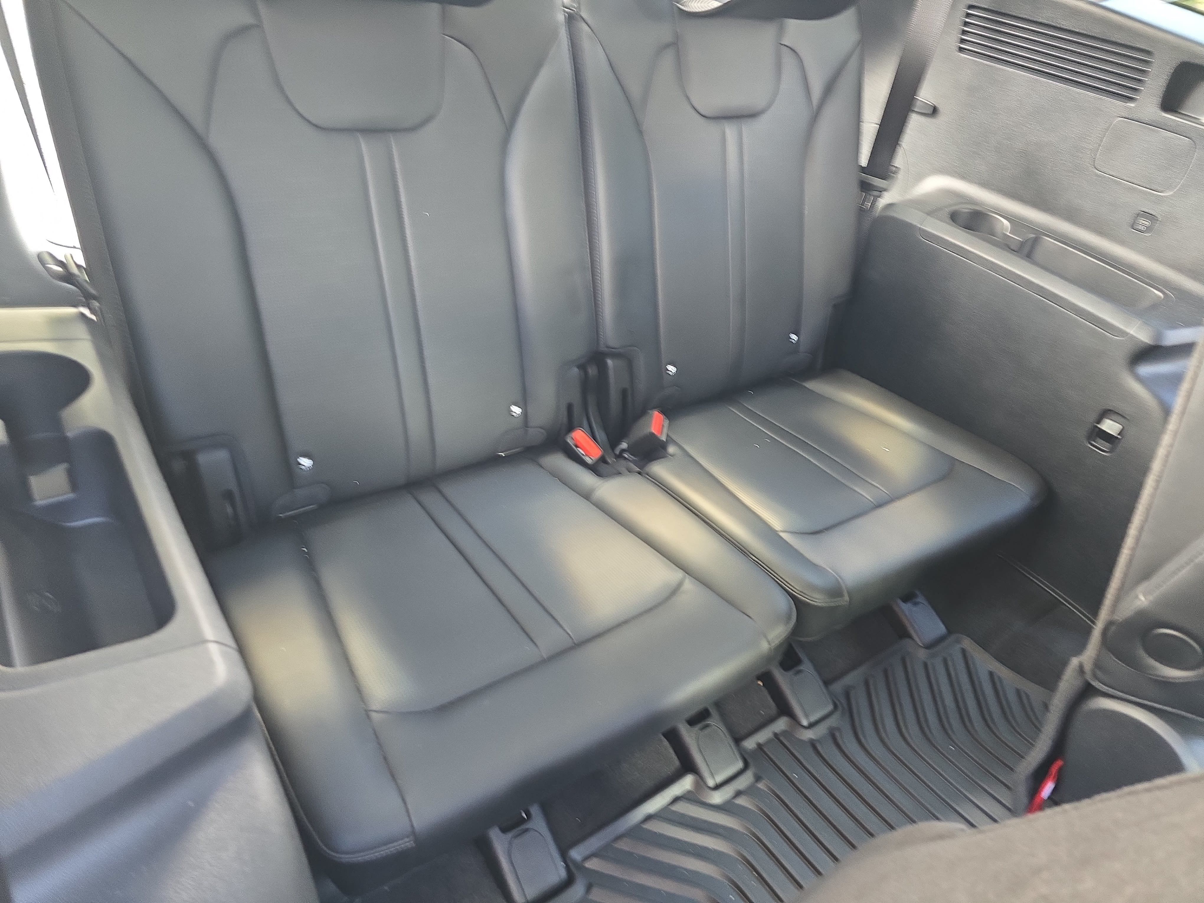 Used 2025 Kia Sorento SX FWD image 12