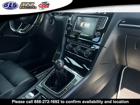 Used 2017 Volkswagen Golf R DCC & Navigation 4Motion image 17