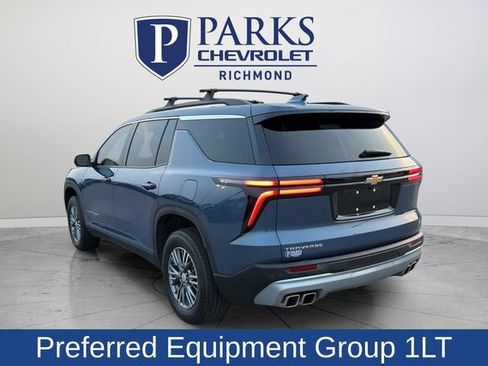 Used 2024 Chevrolet Traverse LT w/ Trailering Package FWD image 5