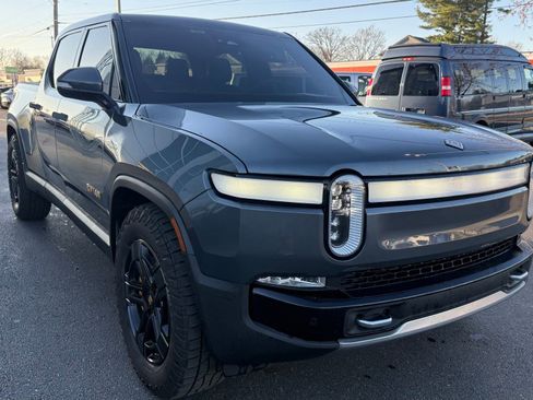 Used 2022 Rivian R1T Adventure image 4