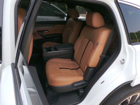 Certified 2024 MAZDA CX-90 3.3 Turbo S w/ Premium Plus AWD/4WD image 9