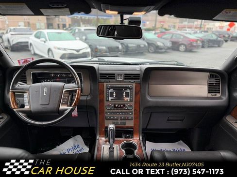 Used 2013 Lincoln Navigator L 4WD image 22