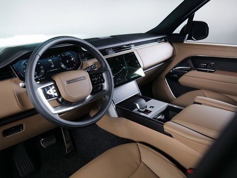 New 2026 Land Rover Range Rover Long Wheelbase SE AWD/4WD image 17