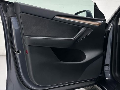 Used 2023 Tesla Model Y Long Range image 23