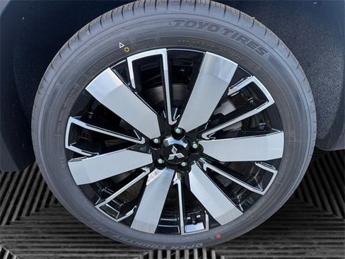 New 2026 Mitsubishi Outlander SEL image 35