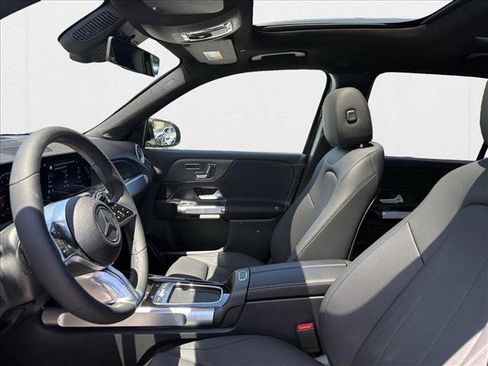 New 2025 Mercedes-Benz GLB 250 image 14