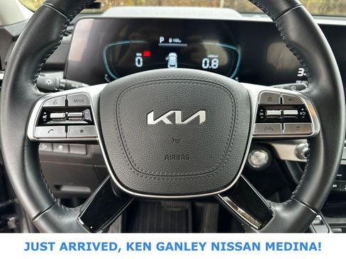 Used 2024 Kia Telluride S image 12