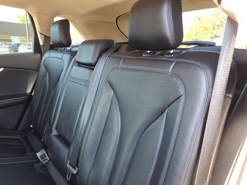 Used 2023 Lincoln Nautilus AWD w/ Premium Package image 12