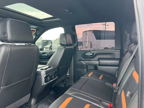 Used 2020 GMC Sierra 3500 AT4 w/ AT4 Premium Package AWD/4WD image 9