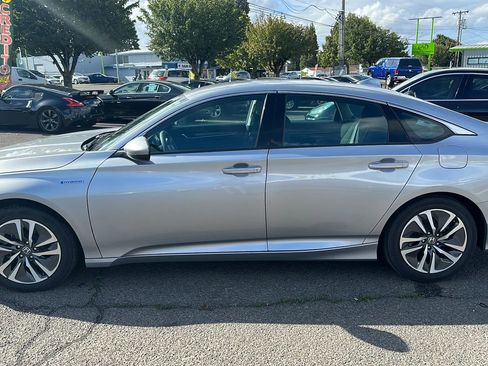 Used 2021 Honda Accord Hybrid image 7