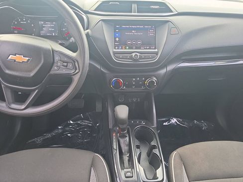 Used 2023 Chevrolet TrailBlazer LT FWD image 13