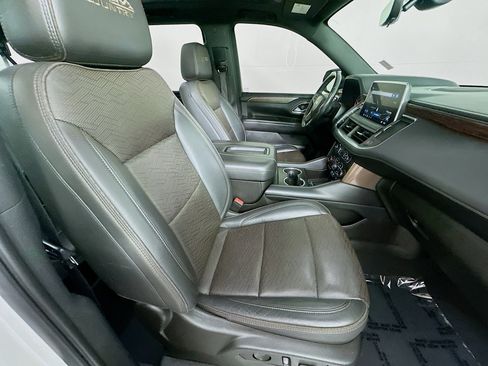 Used 2021 Chevrolet Suburban High Country image 34