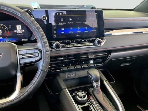 Used 2024 Chevrolet Colorado Z71 w/ Z71 Convenience Package 2 image 9