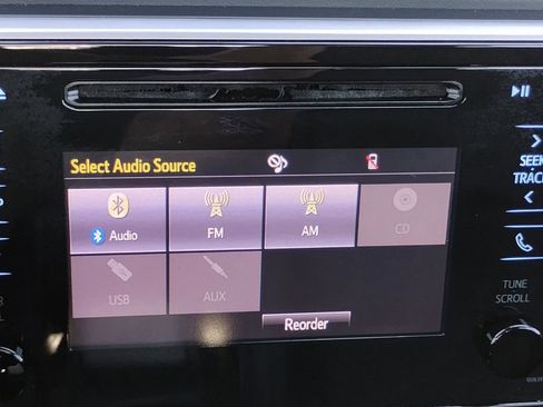 Used 2018 Toyota Corolla SE image 21