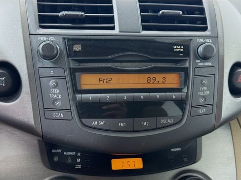 Used 2011 Toyota RAV4 4WD image 14