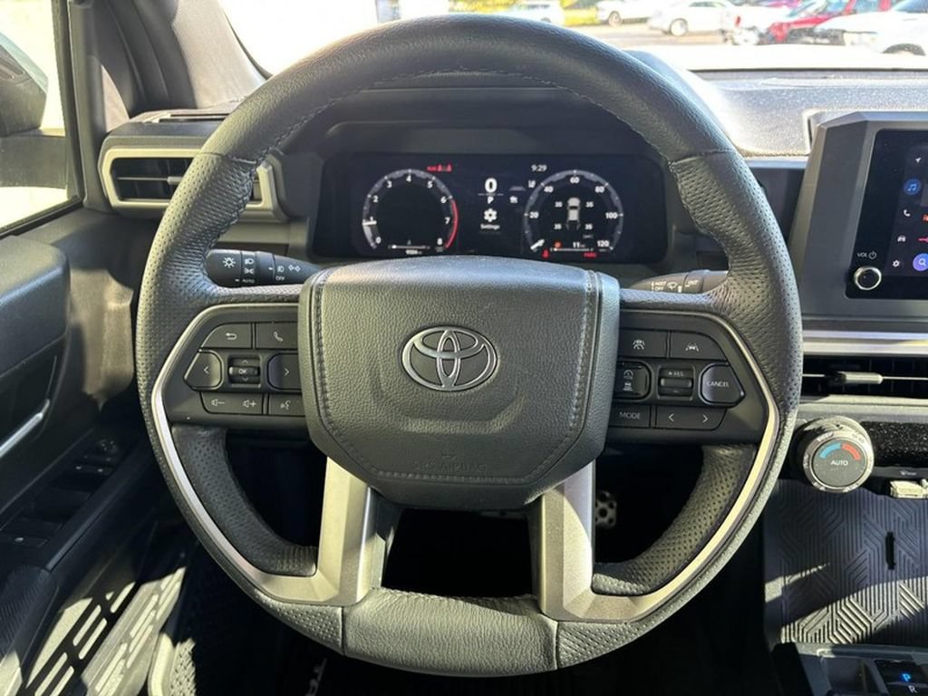 Used 2025 Toyota Tacoma TRD Sport AWD/4WD image 16