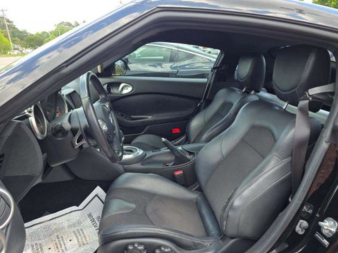 Used 2020 Nissan 370Z Touring Sport RWD image 3