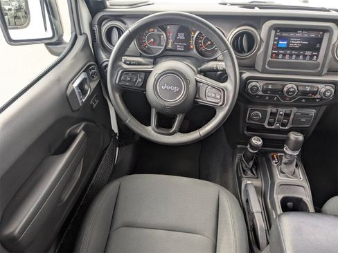 Used 2021 Jeep Wrangler Unlimited Sport image 16
