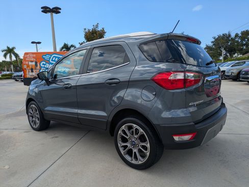 Used 2019 Ford EcoSport Titanium FWD image 4