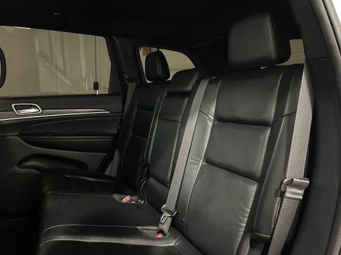 Used 2021 Jeep Grand Cherokee Limited AWD/4WD image 32