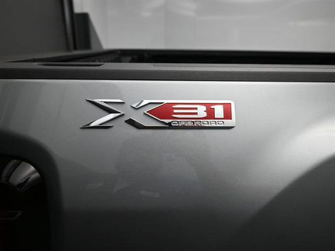 Used 2025 GMC Sierra 2500 SLT w/ SLT Premium Package AWD/4WD image 5