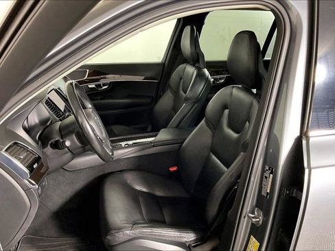 Used 2016 Volvo XC90 T6 Momentum w/ Momentum Plus Package AWD/4WD image 24