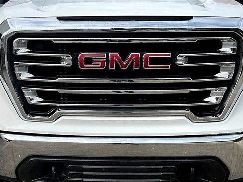 Used 2022 GMC Sierra 1500 SLT image 32