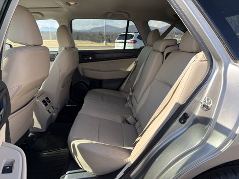 Used 2019 Subaru Outback 2.5i Limited image 33