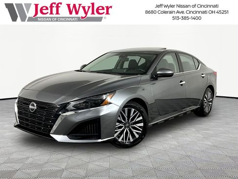 Certified 2024 Nissan Altima 2.5 SV w/ SV Premium Package FWD image 1