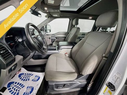 Used 2017 Ford F150 XLT w/ Equipment Group 302A Luxury AWD/4WD image 19