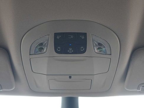 Used 2024 Chrysler Pacifica Touring-L FWD image 24