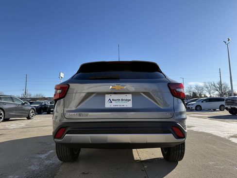 Used 2025 Chevrolet Trax LT w/ LT Convenience Package image 27