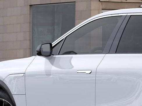 New 2026 Cadillac Lyriq Signature Luxury AWD/4WD image 12