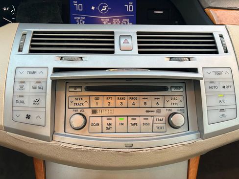 Used 2005 Toyota Avalon XL image 21