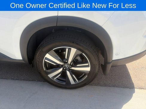 Used 2025 Nissan Rogue SL AWD/4WD image 38
