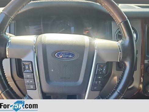 Used 2015 Ford Expedition Platinum AWD/4WD image 18