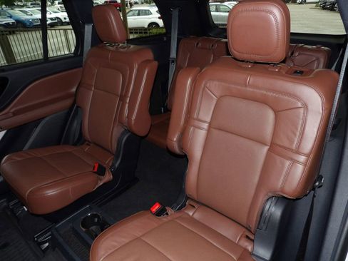 Used 2025 Lincoln Aviator Reserve w/ Equipment Group 201A AWD/4WD image 23