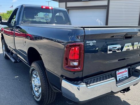 Used 2026 RAM 2500 Tradesman w/ Chrome Appearance Group AWD/4WD image 5