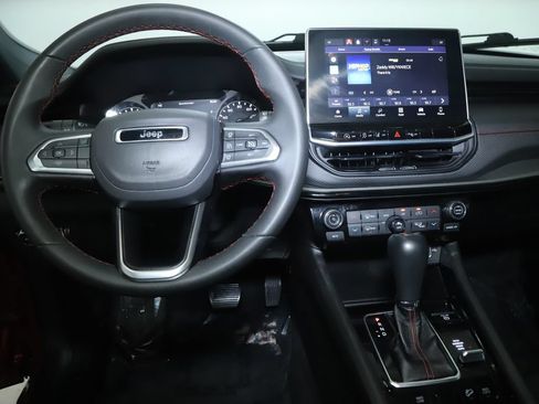 Used 2025 Jeep Compass Trailhawk AWD/4WD image 27